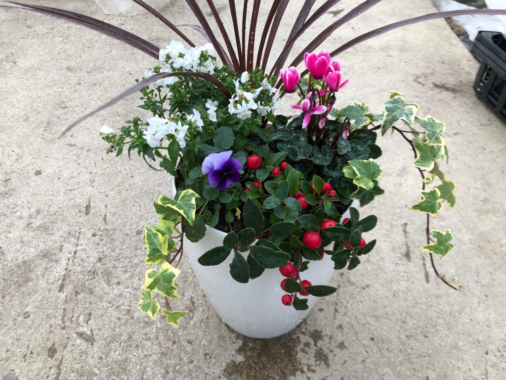 安価で 常にテーブルに花を飾るコツ Uda Garden事業部 株式会社アトレス